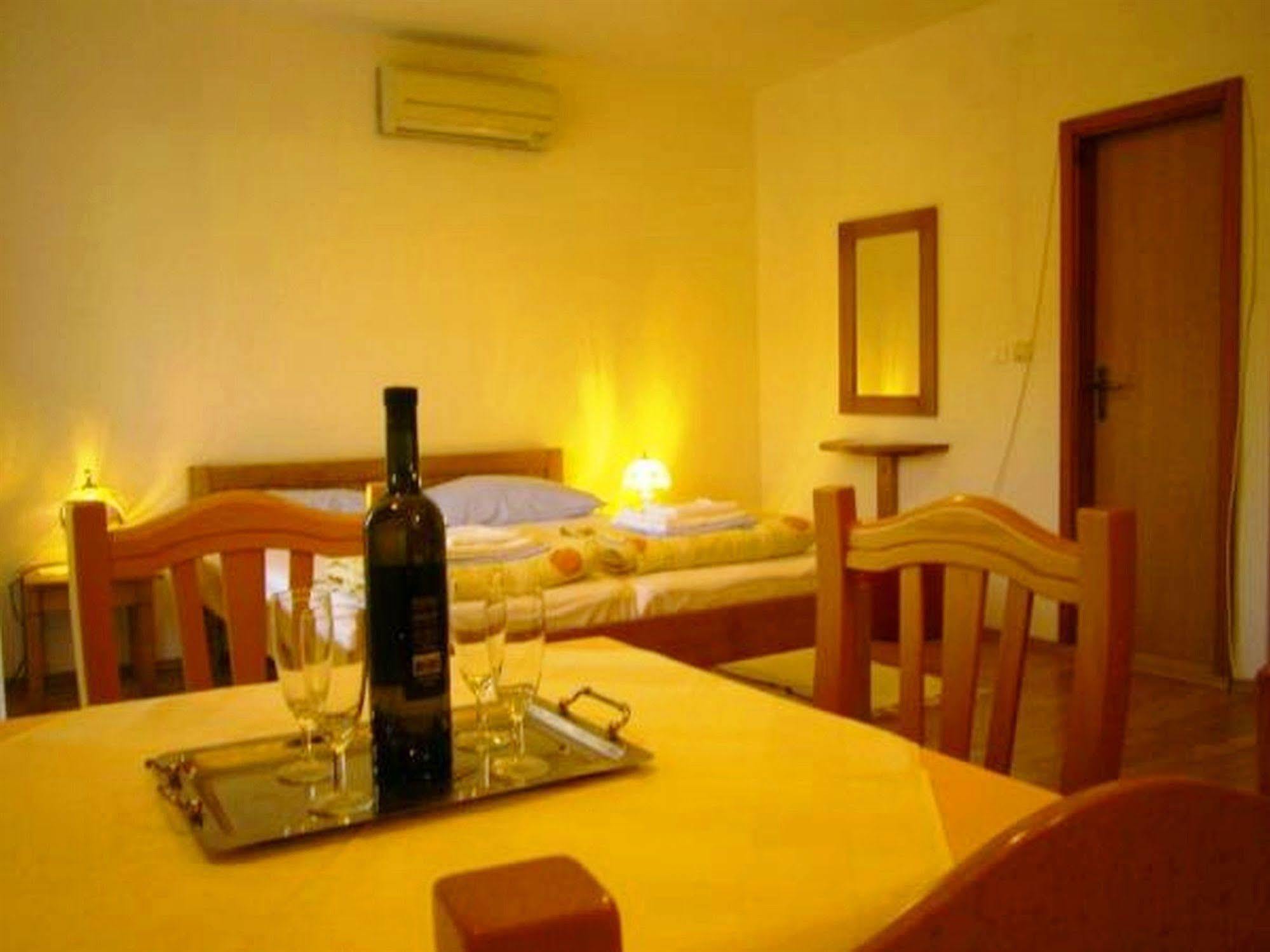Villa Adria สลาโน ภายนอก รูปภาพ